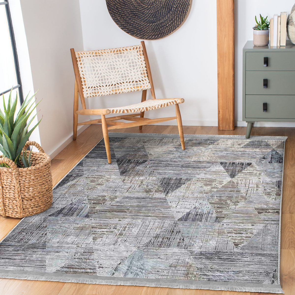 Füme Zeminde Eskitme Motifli Retro Desenli Geometrik Eskitme Motifli Salon & Oturma Odası Koridor & Antre Dijital Baskılı Makinede Yıkanabilir Kaymaz Taban Saçaklı Halı Realhomes