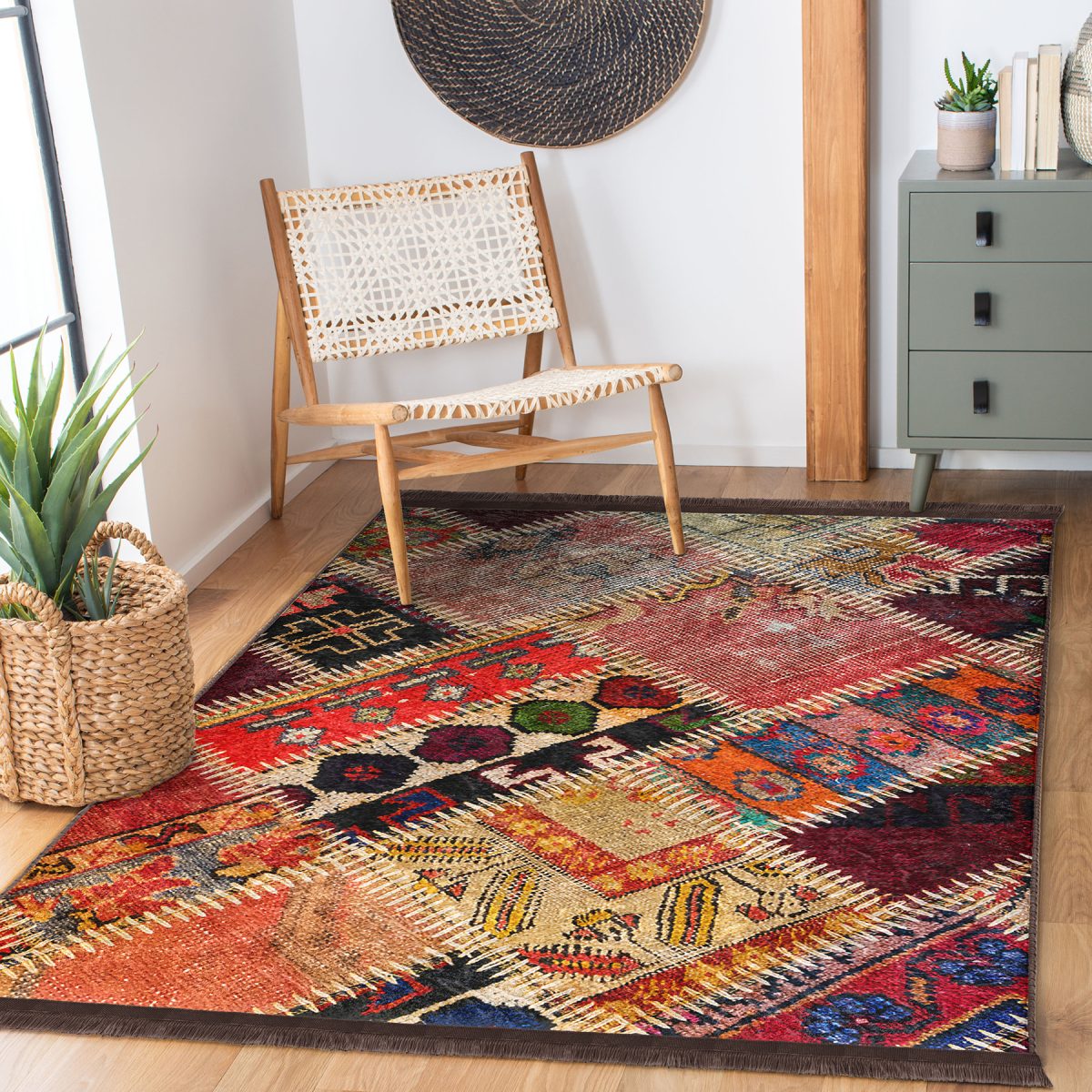 Kırmızı Zeminde Patchwork Motifli Kırkyama Desenli Vintage Etnik Motifler Salon & Oturma Odası Koridor & Antre Dijital Baskılı Makinede Yıkanabilir Kaymaz Taban Saçaklı Halı Realhomes