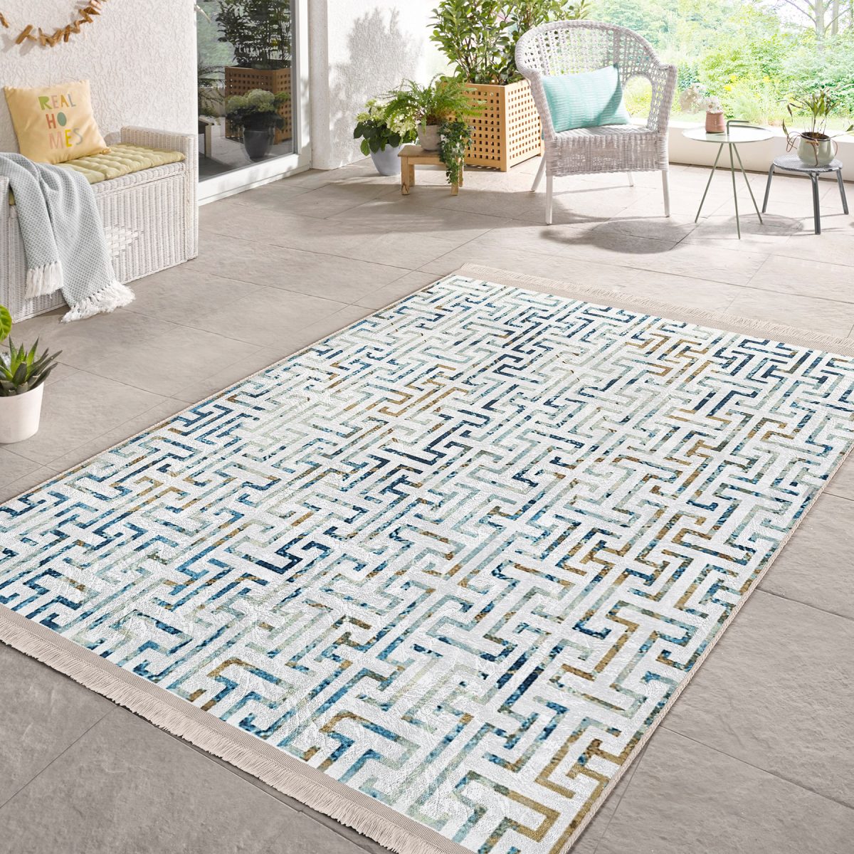 Mavi Zeminde Geometrik Motifli Eskitme Desenli Geometrik Klasik Banyo Mutfak Dijital Baskılı Makinede Yıkanabilir Kaymaz Taban Saçaklı Halı Realhomes