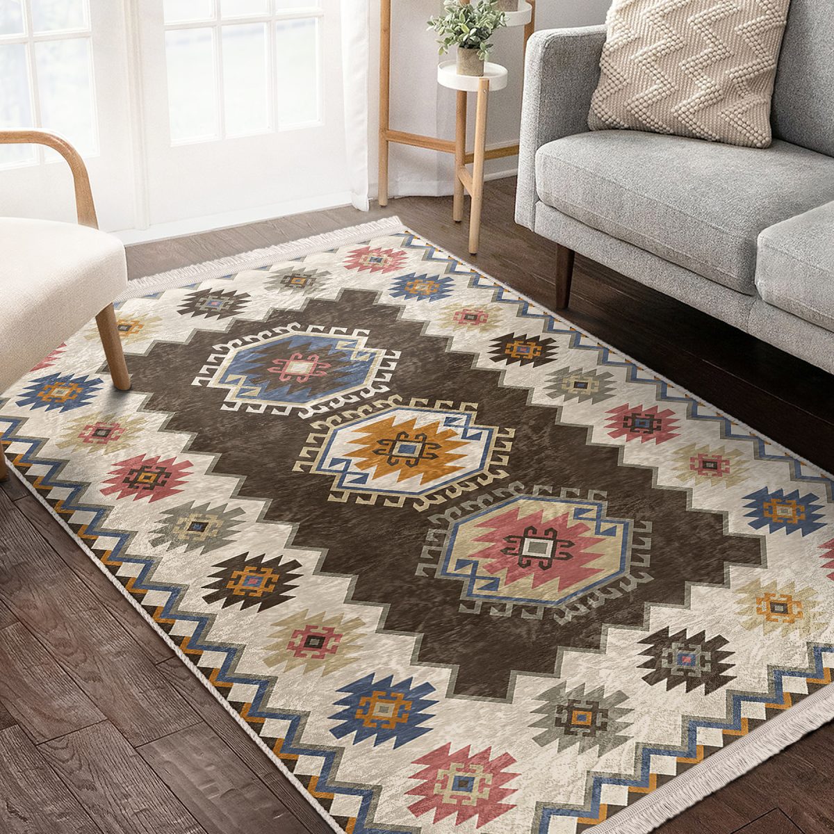 Kahverengi Zeminde Etnik Motifli Kilim Desenli Avangarde Vintage Salon & Oturma Odası Yatak Odası Dijital Baskılı Makinede Yıkanabilir Kaymaz Taban Saçaklı Halı Realhomes