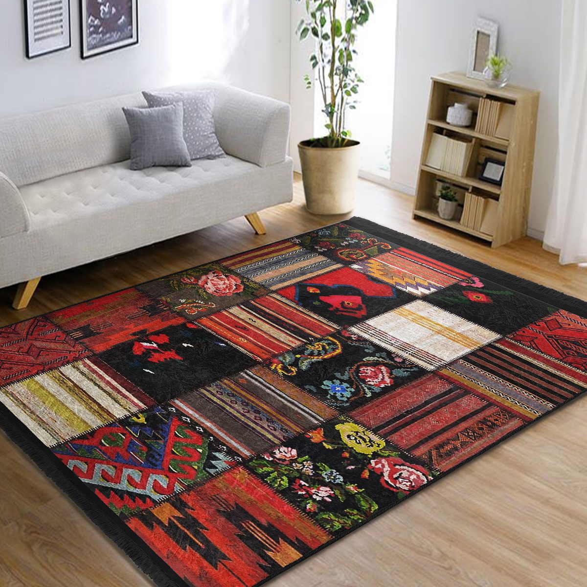 Siyah - Kırmızı Zeminde Patchwork Motifli Etnik Desenli Vintage Etnik Motifler Koridor & Antre Yatak Odası Dijital Baskılı Makinede Yıkanabilir Kaymaz Taban Saçaklı Halı Realhomes