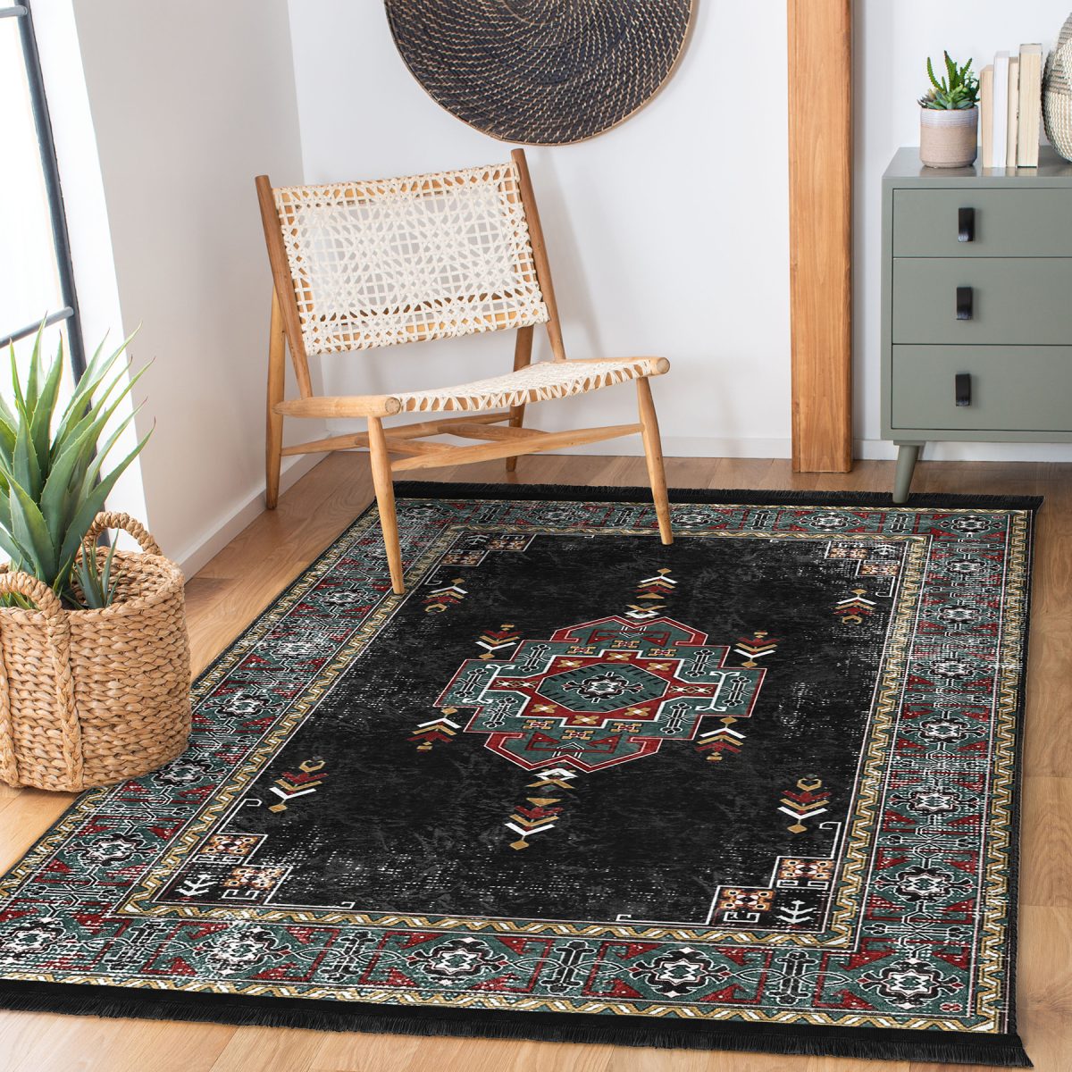 Siyah Zeminde Kilim Motifli Geleneksel Desenli Etnik Motifler Avangarde Salon & Oturma Odası Yatak Odası Dijital Baskılı Makinede Yıkanabilir Kaymaz Taban Saçaklı Halı Realhomes