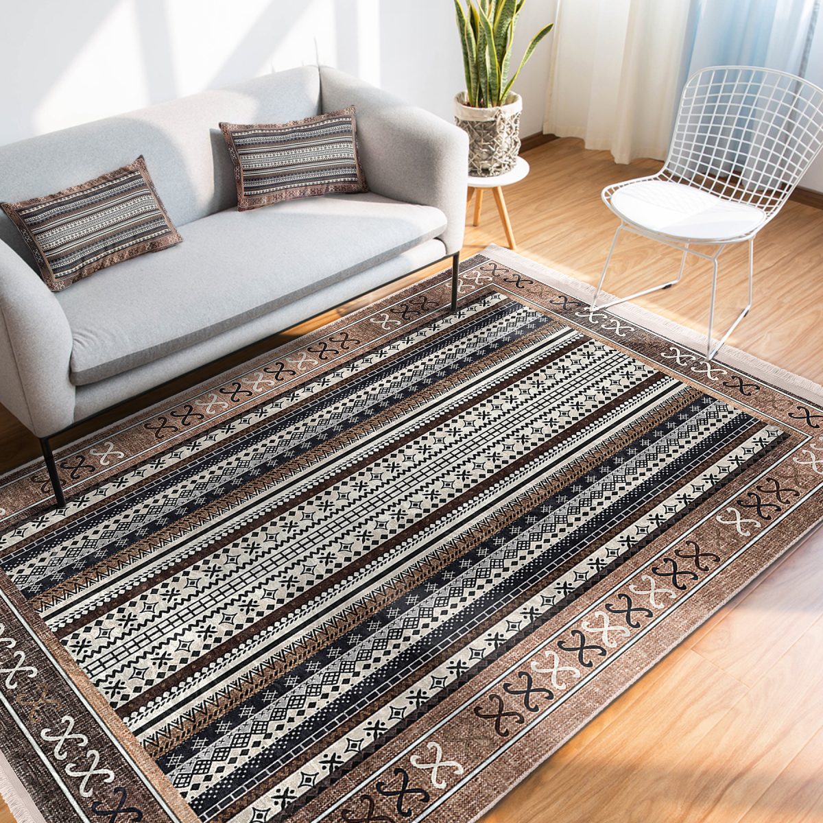 Kahverengi Zeminde Kilim Motifli Yöresel Desenli Etnik Motifler Vintage Salon & Oturma Odası Koridor & Antre Dijital Baskılı Makinede Yıkanabilir Kaymaz Taban Saçaklı Halı Realhomes