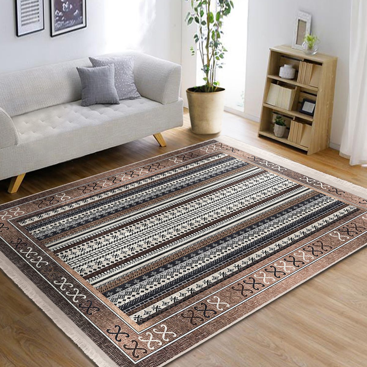 Kahverengi Zeminde Kilim Motifli Yöresel Desenli Etnik Motifler Vintage Salon & Oturma Odası Koridor & Antre Dijital Baskılı Makinede Yıkanabilir Kaymaz Taban Saçaklı Halı Realhomes