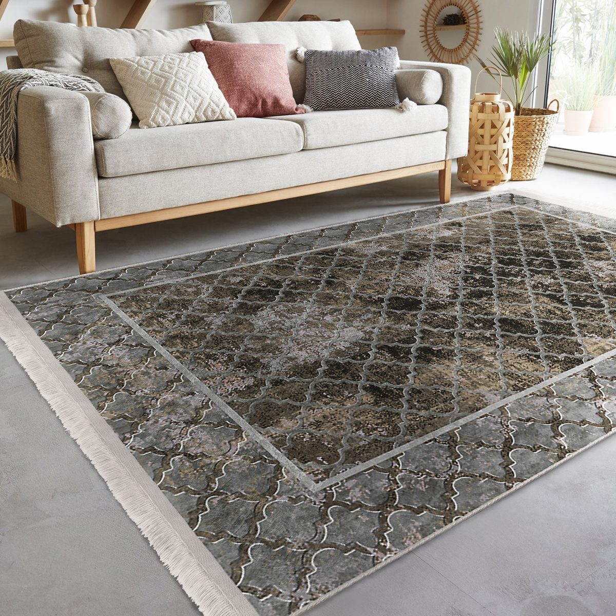 Kahverengi - Gri Zeminde Çerçeveli Motifli Morrocan Desenli Eskitme Motifli Geometrik Salon & Oturma Odası Dış Mekan & Outdoor Dijital Baskılı Makinede Yıkanabilir Kaymaz Taban Saçaklı Halı Realhomes