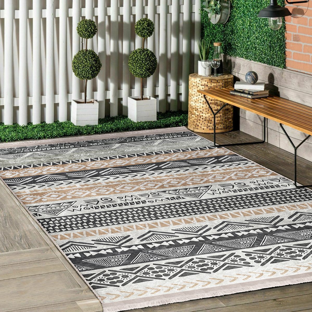 Krem - Gri Zeminde İskandinav Motifli Kilim Desenli Geometrik Etnik Motifler Mutfak Salon & Oturma Odası Dijital Baskılı Makinede Yıkanabilir Kaymaz Taban Saçaklı Halı Realhomes