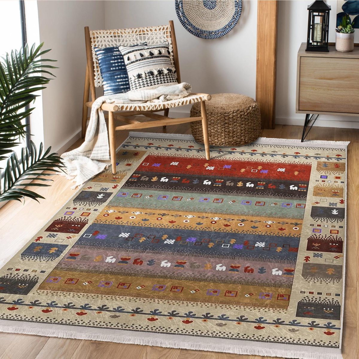 Krem - Kırmızı Zeminde Otantik Motifli Kilim Desenli Etnik Motifler Vintage Salon & Oturma Odası Yatak Odası Dijital Baskılı Makinede Yıkanabilir Kaymaz Taban Saçaklı Halı Realhomes