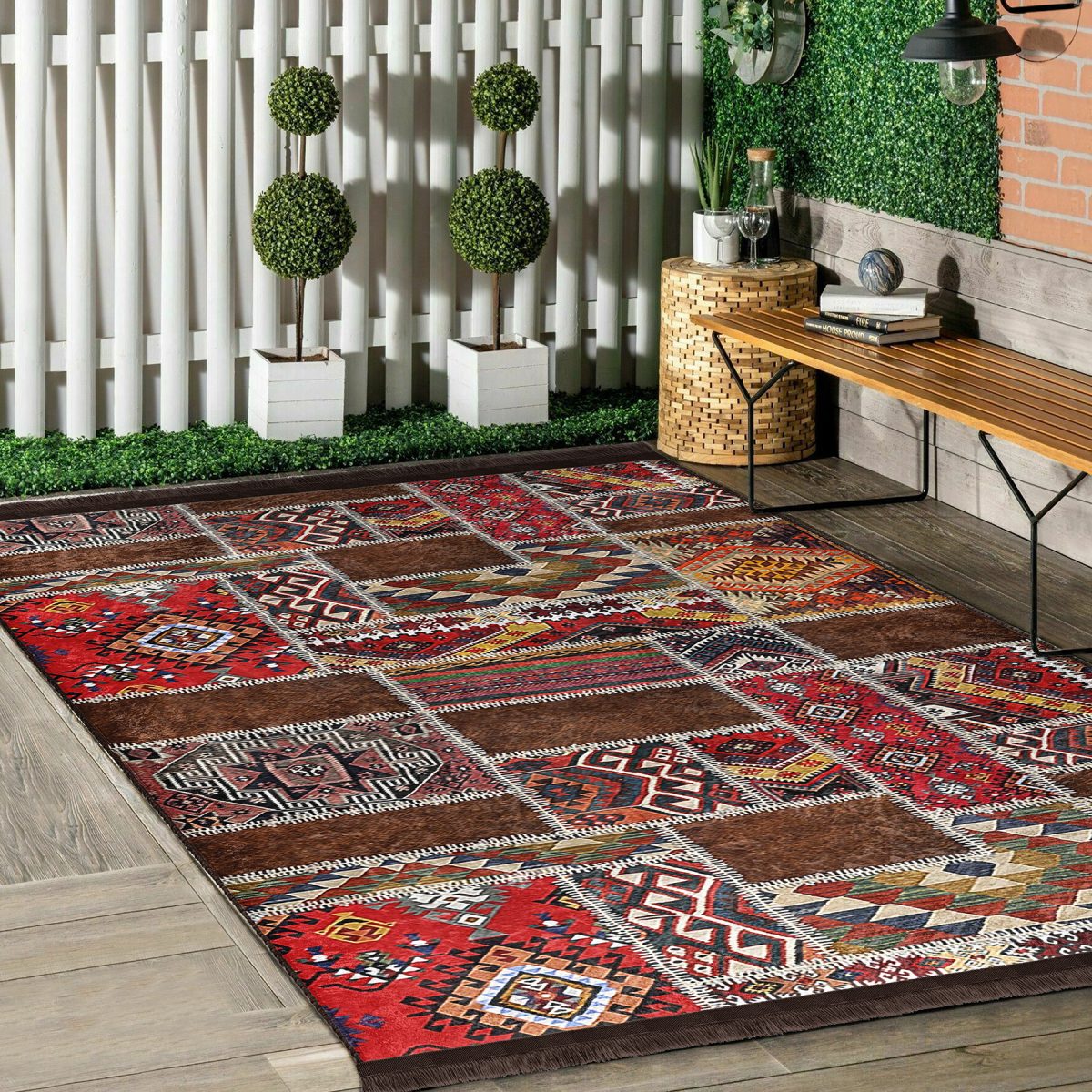 Kırmızı Zeminde Patchwork Motifli Etnik Desenli Etnik Motifler Vintage Salon & Oturma Odası Yatak Odası Dijital Baskılı Makinede Yıkanabilir Kaymaz Taban Saçaklı Halı Realhomes