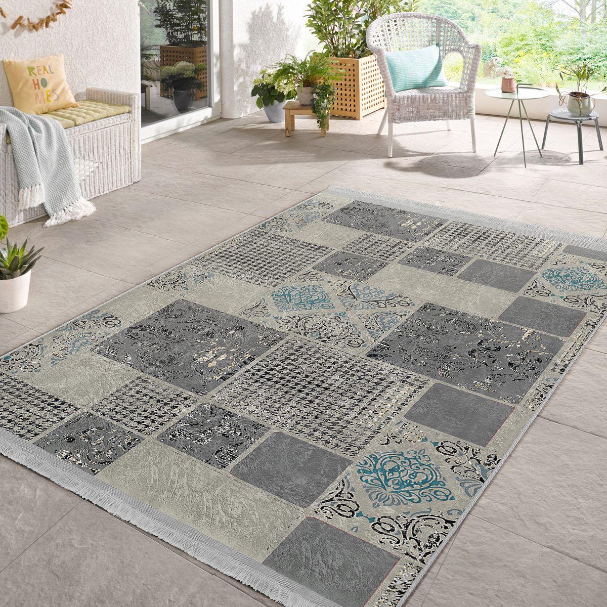 Gri - Bej Zeminde Patchwork Motifli Kazayağı Desenli Eskitme Motifli Vintage Yatak Odası Salon & Oturma Odası Dijital Baskılı Makinede Yıkanabilir Kaymaz Taban Saçaklı Halı Realhomes