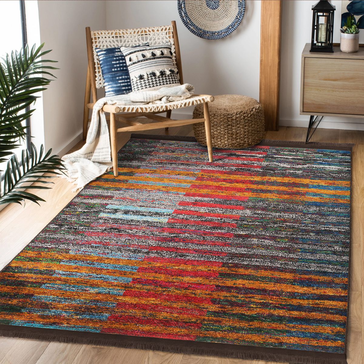 Kırmızı - Turuncu Zeminde Patchwork Motifli Kilim Desenli Vintage Klasik Salon & Oturma Odası Koridor & Antre Dijital Baskılı Makinede Yıkanabilir Kaymaz Taban Saçaklı Halı Realhomes