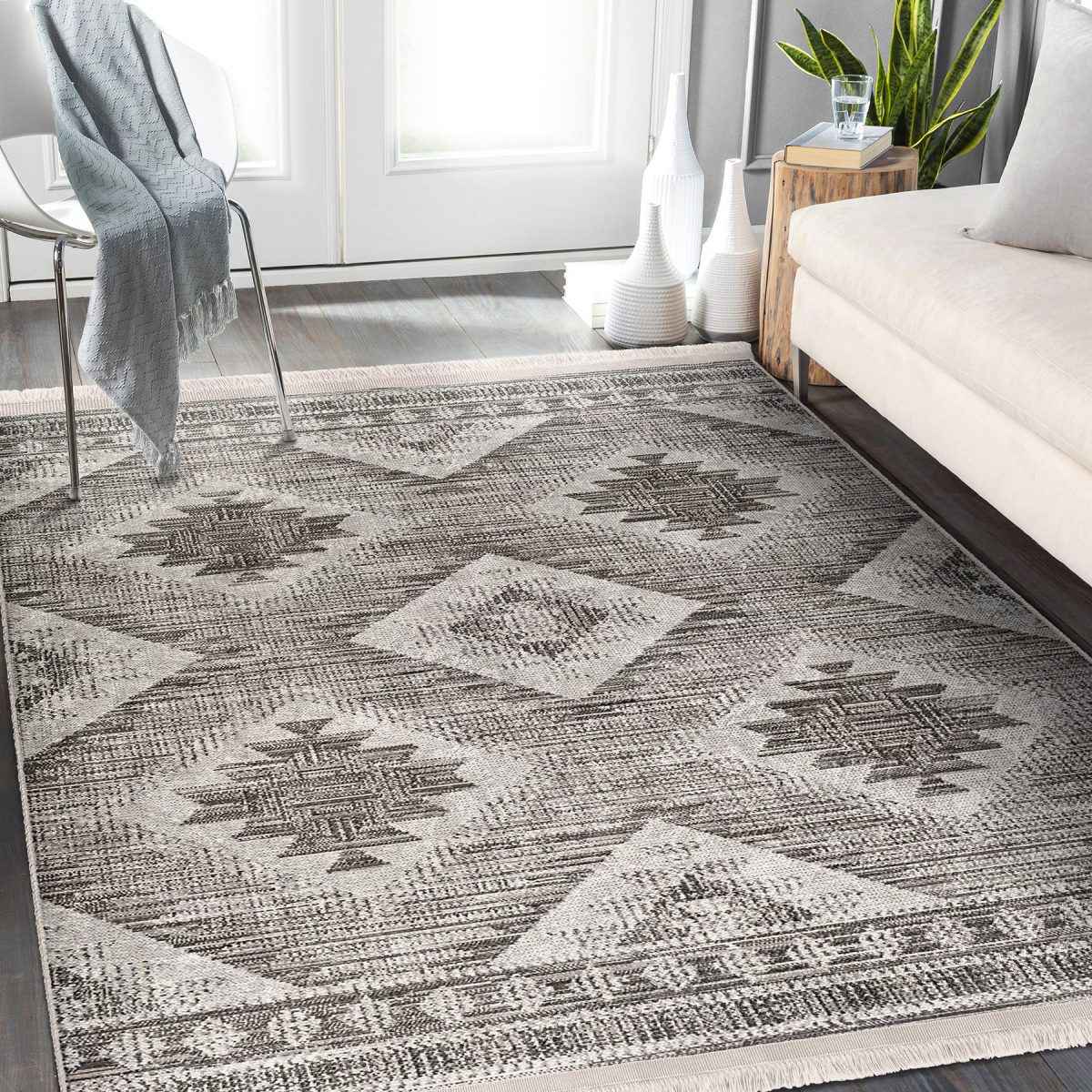 Krem - Kahverengi Zeminde Otantik Motifli Kilim Desenli Vintage Geometrik Yatak Odası Koridor & Antre Dijital Baskılı Makinede Yıkanabilir Kaymaz Taban Saçaklı Halı Realhomes