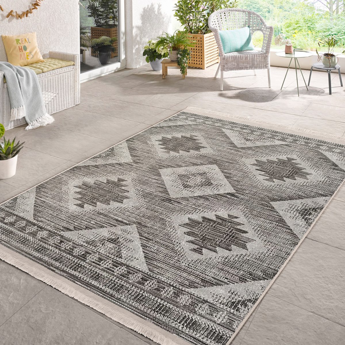 Krem - Kahverengi Zeminde Otantik Motifli Kilim Desenli Vintage Geometrik Yatak Odası Koridor & Antre Dijital Baskılı Makinede Yıkanabilir Kaymaz Taban Saçaklı Halı Realhomes