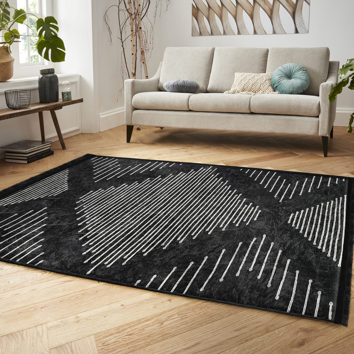 Siyah  Zeminde Tribal Motifli El Dokuma Desenli Geometrik Sade & Şık Salon & Oturma Odası Koridor & Antre Dijital Baskılı Makinede Yıkanabilir Kaymaz Taban Saçaklı Halı Realhomes