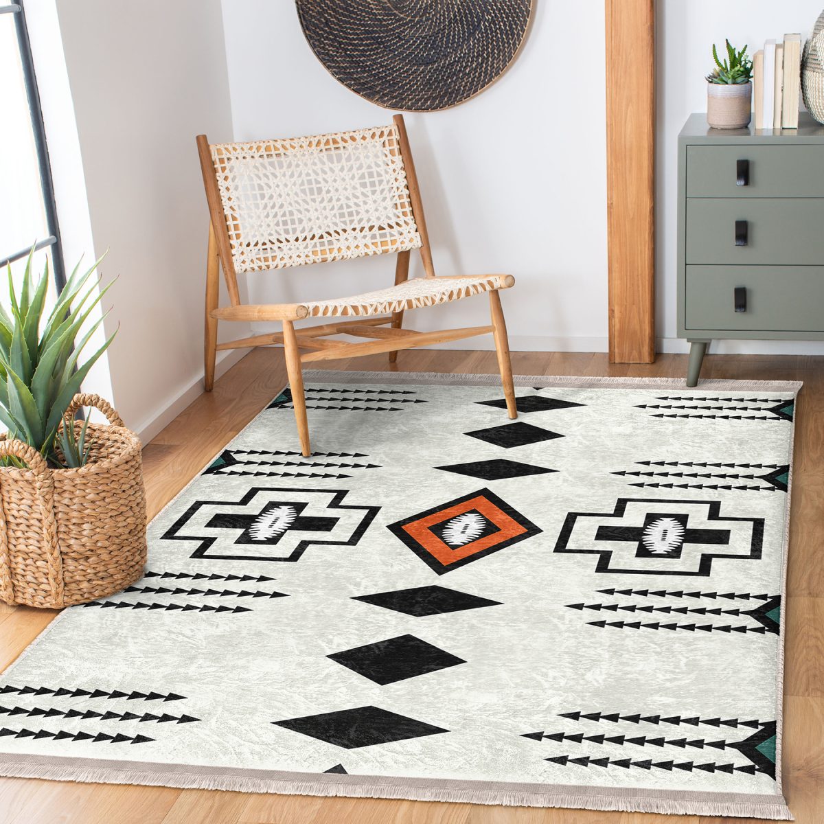 Siyah - Beyaz Zeminde Geometrik Motifli Kilim Desenli Geometrik Vintage Dış Mekan & Outdoor Salon & Oturma Odası Dijital Baskılı Makinede Yıkanabilir Kaymaz Taban Saçaklı Halı Realhomes