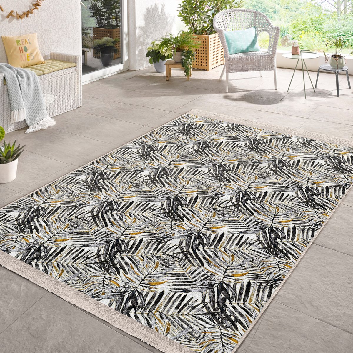 Siyah - Gri Zeminde Tropik Motifli Yaprak Desenli Floral Klasik Salon & Oturma Odası Dış Mekan & Outdoor Dijital Baskılı Makinede Yıkanabilir Kaymaz Taban Saçaklı Halı Realhomes