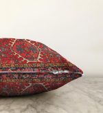 - Rasel-K12373-Gorsel-2 - Realhomes Realhomes Eskitme Temalı Dokuma Desenli Dijital Baskılı Raşel Kadife Yastık Kırlent Kılıfı Realhomes