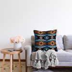 - Rasel-K12380-Gorsel-1 - Realhomes Realhomes Geometrik Tasarımlı İskandinav Motifli Dijital Baskılı Raşel Kadife Yastık Kırlent Kılıfı Realhomes