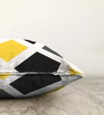 - Rasel-K12387-Gorsel-2 - Realhomes Realhomes Beyaz Zemin Geometrik Motifli Dijital Baskılı Raşel Kadife Yastık Kırlent Kılıfı Realhomes