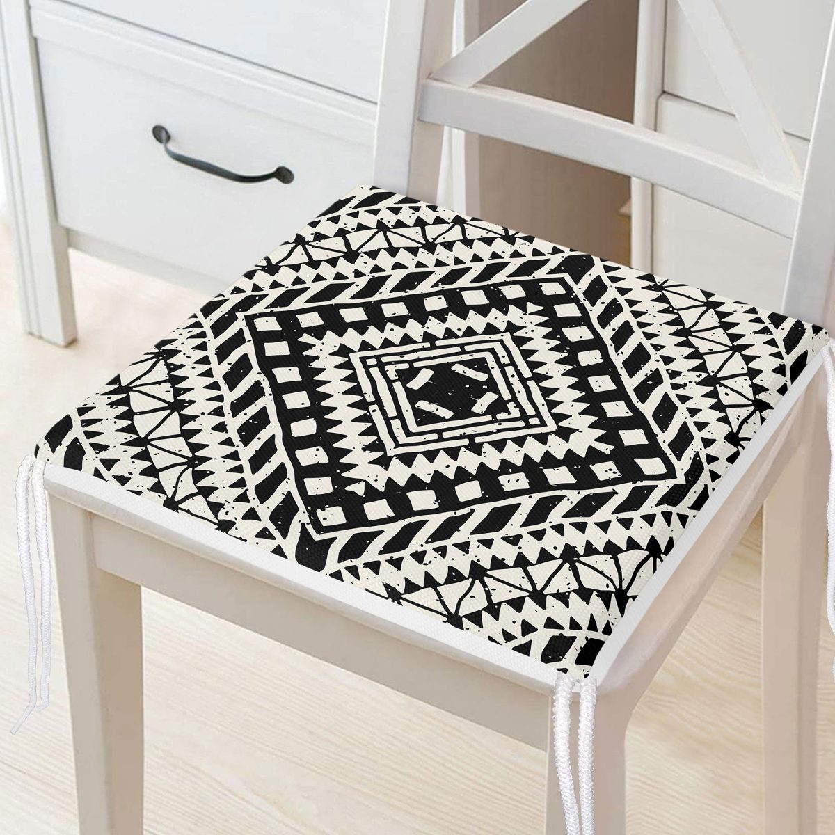 Siyah Beyaz İskandinav Desen Tasarımlı Dijital Baskılı Modern Fermuarlı Sandalye Minderi Realhomes