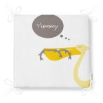 - Frm-4590-Gorsel-4 - Realhomes Beyaz Zeminde Leylek Motifli Özel Tasarım Çocuk Odası Fermuarlı Sandalye Minderi Realhomes