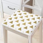 - Frm-7124-Gorsel - Realhomes Beyaz Zeminde Gold Üçgen Detaylı Dijital Baskılı Modern Fermuarlı Sandalye Minderi Realhomes