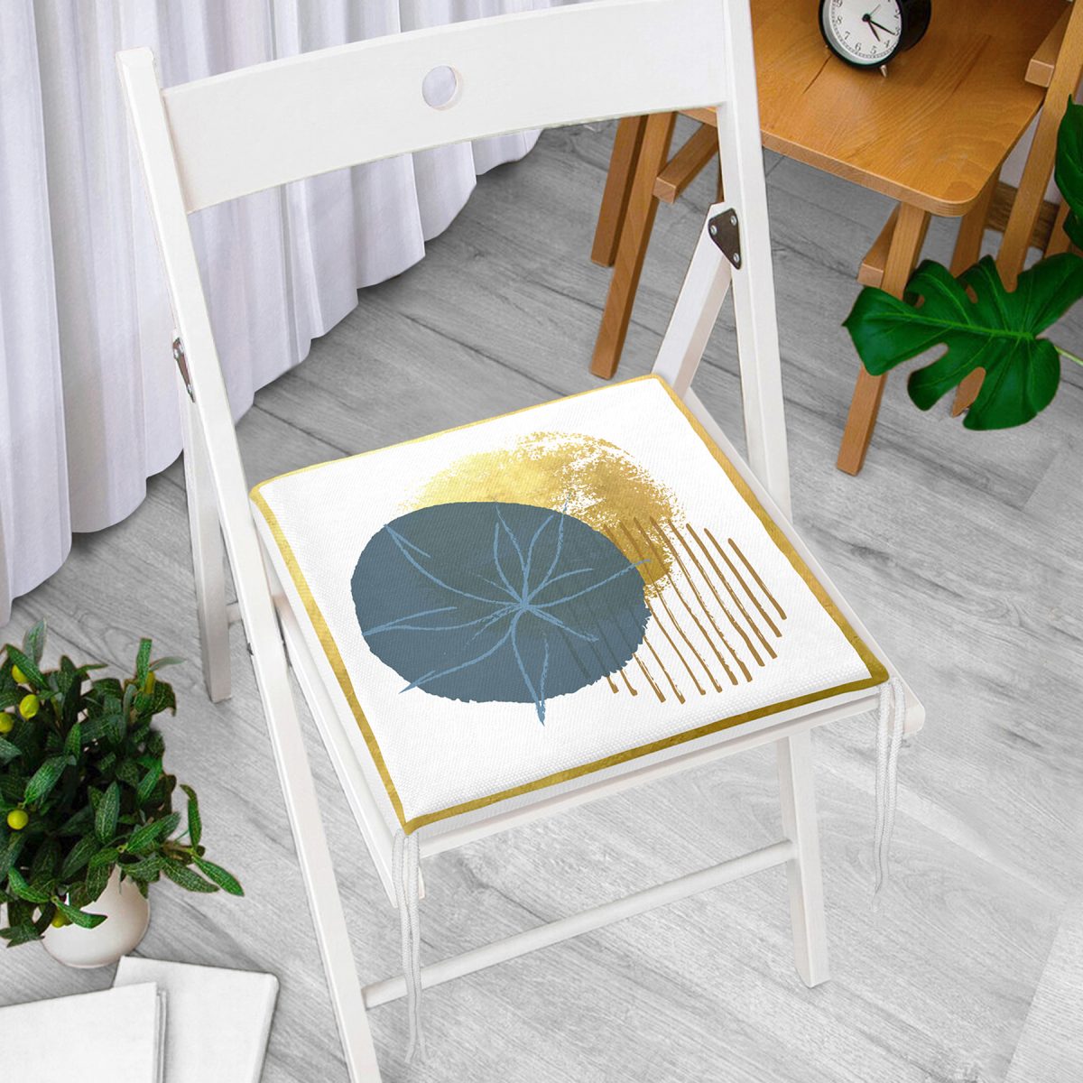Beyaz Zeminde Gold Çerçeve İçinde Oval Desenli Dijital Baskılı Modern Fermuarlı Sandalye Minderi Realhomes