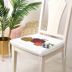 - Frm-8633-Gorsel-3 - Realhomes Beyaz Zemin Üzerinde Ekoseli Balkabakları Dijital Baskılı Modern Fermuarlı Sandalye Minderi Realhomes