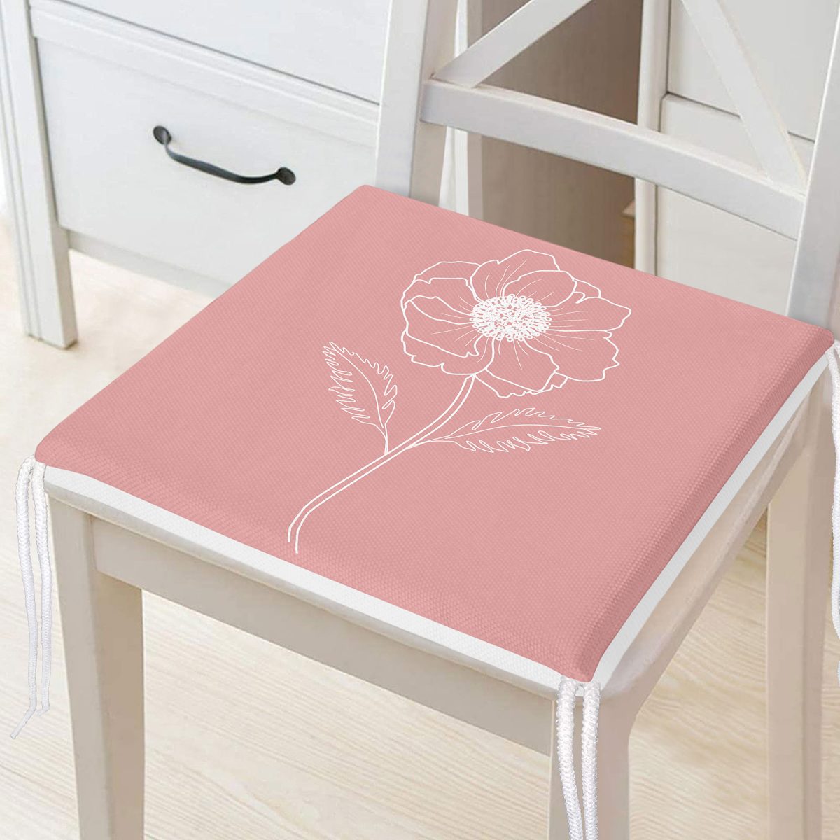 Pastel Zemin Üzerinde Beyaz Çiçek Desenli Dijital Baskılı Modern Fermuarlı Sandalye Minderi Realhomes