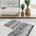 2'li Set Siyah - Beyaz Zeminde Dokuma Halı Motifli Eskitme Desenli Sade & Şık Klasik  2'li Banyo & Mutfak Paspas Takımı Realhomes