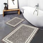 2'li Set Gri - Siyah Zeminde Çerçeveli Motifli Mermer Desenli Klasik Eskitme Motifli  2'li Banyo & Mutfak Paspas Takımı Realhomes