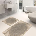 2'li Set Sarı - Gri Zeminde Altın Motifli Yağlıboya Desenli Modern Klasik  2'li Banyo & Mutfak Paspas Takımı Realhomes