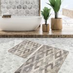 2'li Set Sarı Zeminde Eskitme Motifli Geometrik Desenli Eskitme Motifli Geometrik  2'li Banyo & Mutfak Paspas Takımı Realhomes