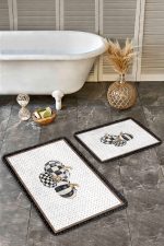 - Realhomes - Realhomes  2'li Set Siyah - Beyaz Zeminde Çerçeveli Motifli Kabak Desenli Klasik Vintage  2'li Banyo & Mutfak Paspas Takımı Realhomes