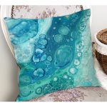 - Petek-12416-Gorsel-1 - Realhomes Realhomes Turkuaz Renkli Suluboya Tasarımlı Deniz Temalı Özel Tasarımlı Modern Yastık Kırlent Kılıfı Realhomes