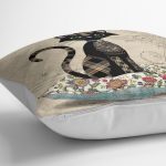 - Petek-12420-Gorsel-2 - Realhomes Realhomes Krem Zemin Minder Üzerinde Siyah Kedi Tasarımlı Karakalem Motifli Yastık Kırlent Kılıfı Realhomes