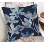- Petek-K12399-Gorsel-1 - Realhomes Realhomes Mavi Zeminli Sulu Boya Motifli Gül Tasarımlı Modern Yastık Kırlent Kılıfı Realhomes