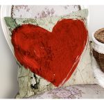 - Petek-K12402-Gorsel-1 - Realhomes Realhomes Krem Zeminli Mermer Tasarımlı Kalp Temalı Modern Yastık Kırlent Kılıfı Realhomes