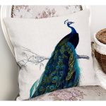 - Petek-K12409-Gorsel-1 - Realhomes Realhomes Beyaz Zeminli Mavi Tavuskuşu Motifli Dijital Baskılı Dekoratif Yastık Kırlent Kılıfı Realhomes