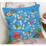 - Petek-Kc10532-Gorsel-1 - Realhomes Realhomes Balıklar Adım Adım Finale Motifli Çocuk & Genç Odası Modern Yastık Kırlent Kılıfı Realhomes