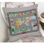- Petek-Kc10539-Gorsel-1 - Realhomes Realhomes Tren Yolu Araba Oyun Tasarımlı Çocuk & Genç Odası Modern Yastık Kırlent Kılıfı Realhomes