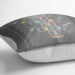 - Petek-Kc10558-Gorsel-2 - Realhomes Realhomes Renkli Seksek Kutuları Oyun Tasarımlı Çocuk & Genç Odası Modern Yastık Kırlent Kılıfı Realhomes