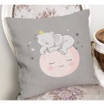 - Petek-Kc10617-Gorsel-1 - Realhomes Realhomes Pembe Ay Sevimli Fil Tasarımlı Çocuk & Genç Odası Modern Yastık Kırlent Kılıfı Realhomes