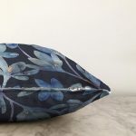 Realhomes Mavi Zeminli Sulu Boya Motifli Gül Tasarımlı Modern Yastık Kırlent Kılıfı Realhomes