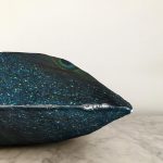 - Rasel-K12407-Gorsel-2 - Realhomes  Realhomes Mavi Zeminli Tavuskuşu Motifli Özel Tasarım Yastık Kırlent Kılıfı Realhomes