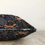 - Rasel-K12415-Gorsel-2 - Realhomes  Realhomes Siyah Zeminli Renkli Ağaçlar Sevimli Hayvan Tasarımlı Dijital Baskılı Yastık Kırlent Kılıfı Realhomes