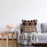 - Rasel-K12419-Gorsel-1 - Realhomes  Realhomes Krem Zeminli Geometrik Çizim Tasarımlı Renkli Dijital Baskılı Yastık Kırlent Kılıfı Realhomes