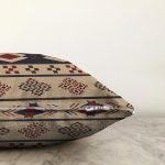 - Rasel-K12419-Gorsel-2 - Realhomes  Realhomes Krem Zeminli Geometrik Çizim Tasarımlı Renkli Dijital Baskılı Yastık Kırlent Kılıfı Realhomes