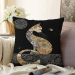 - Rasel-K12421-Gorsel - Realhomes  Realhomes Siyah Zemin Mandala Desenli Kedi Tasarımlı Dijital Baskılı Modern Yastık Kırlent Kılıfı Realhomes
