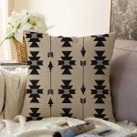 - Rasel-K12450-Gorsel - Realhomes  Realhomes Krem Zemin Siyah İskandinav Fraktal Tasarımlı Dekoratif Yastık Kırlent Kılıfı Realhomes