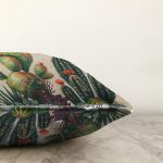 - Rasel-K12451-Gorsel-2 - Realhomes  Realhomes Krem Zemin Yeşil Kaktüsler Dijital Baskılı Özel Tasarım Dekoratif Yastık Kırlent Kılıfı Realhomes